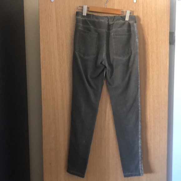 ETERNELLE gold metallic jogger pants one size - Picture 11 of 13